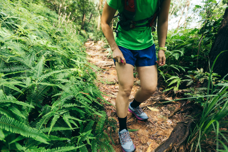 trail runner apply mosquito repellant